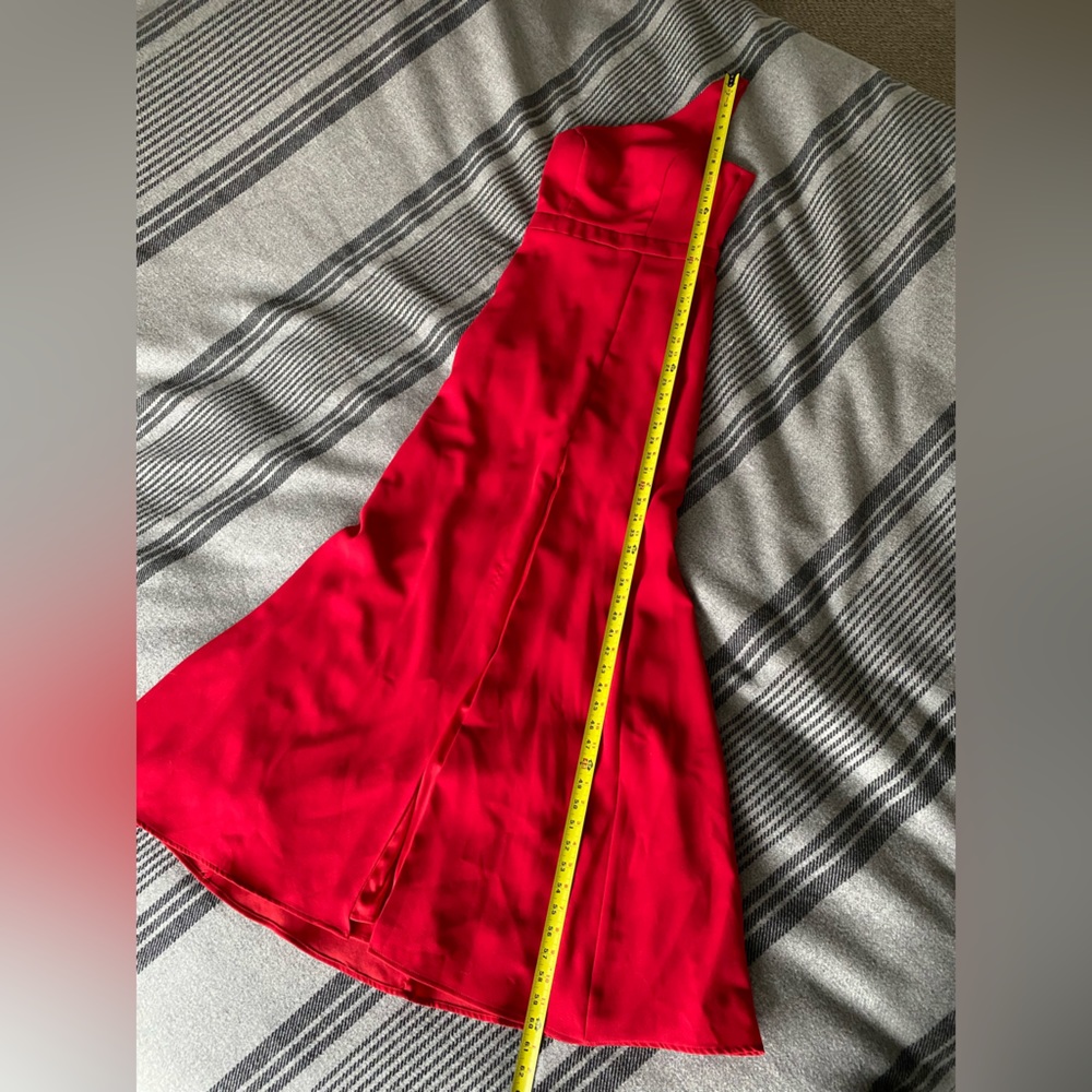 GUC Avery G One Shoulder Red Floor Length Gown Prom Dress size 4 - Picture 10 of 16